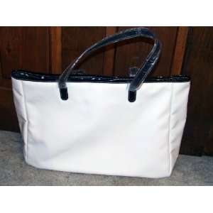  Saks Fifth Avenue White Patent Leather Beauty Bag with 6 