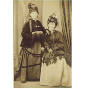 STYLISH WOMEN fancy dress/fashion CDV PHOTO 1870s  