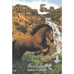    Phantom Stallion #19 Secret Star [Paperback] Terri Farley Books