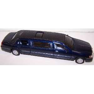   38 Scale Diecast 1999 Lincoln Town Car Stretch Limousine in Color Blue