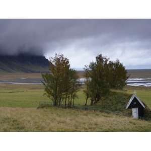  Farm Buildings at Nupsstadur, under Lomagnupur Cliffs 