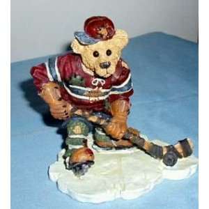   Boyds Bears Collection Puck Slapshot Hockey Figurine: Home & Kitchen