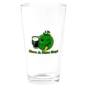  Pint Drinking Glass Irish Have a Nice Day Smiley Face Beer 