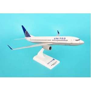   : Skymarks United 737 800 1/130 Post Co Merger Livery: Home & Kitchen