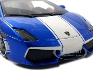 : Brand new 1:24 scale diecast car model of Lamborghini Gallardo LP 