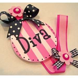   painted round wall letter hair bow holder   black pink: Home & Kitchen