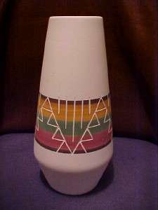 Native American Sioux Pottery Pot Vase Signed R J ELK !  