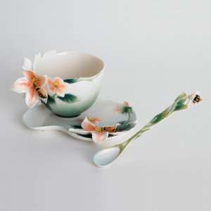 FZ00036 Franz Porcelain bee dsign cup saucer free spoon  