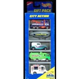    Hot Wheels 1996 City Action Gift Pack 1:64 Scale: Toys & Games