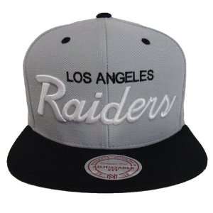  Los Angeles Raiders Mitchell & Ness Script Snapback Cap 