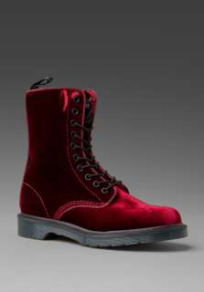 DR. MARTENS Avery in Cherry 