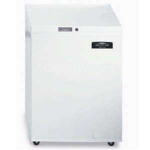 ARCTIC AIR CF07 7.2 CU.FT WHITE COMMERCIAL CHEST FREEZER NSF  