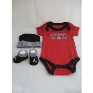   Infant Set   Bodysuit/onesies, Baby Booties & Cap/hat 0 6 Months Baby