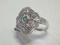 White Gold Emerald ring  