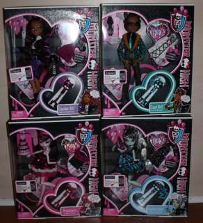 You are bidding on a Set of 4 Monster High Sweet 1600 Dolls. The dolls 