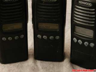    3180 K TK 3180 Kenwood Walkie Talkie w/ KSC 32 Charger Radios  